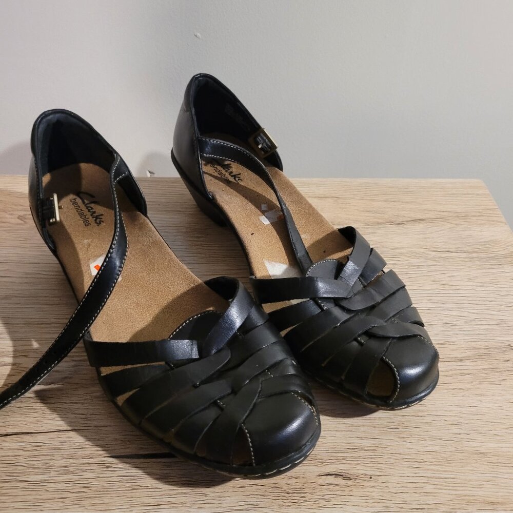 Clarks Black Leather Ankle Strap Sandals SZ 9.5